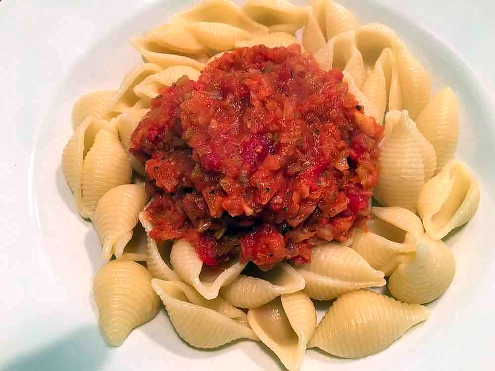 Opskrift: Italiensk tomatsovs (sugo)