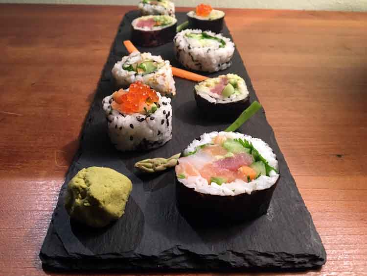 Opskrift: Smagfuldt fyld til makiruller (sushi)