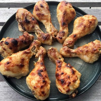 Opskrift: Sennepsmarinerede kyllingelår i ovn