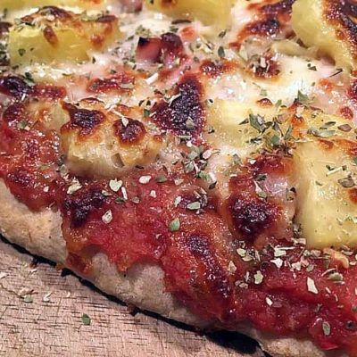 Opskrift: Lynhurtig hjemmelavet tomatsovs til pizza