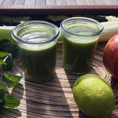 Opskrift: Hjemmelavet juice af blegselleri og æbler
