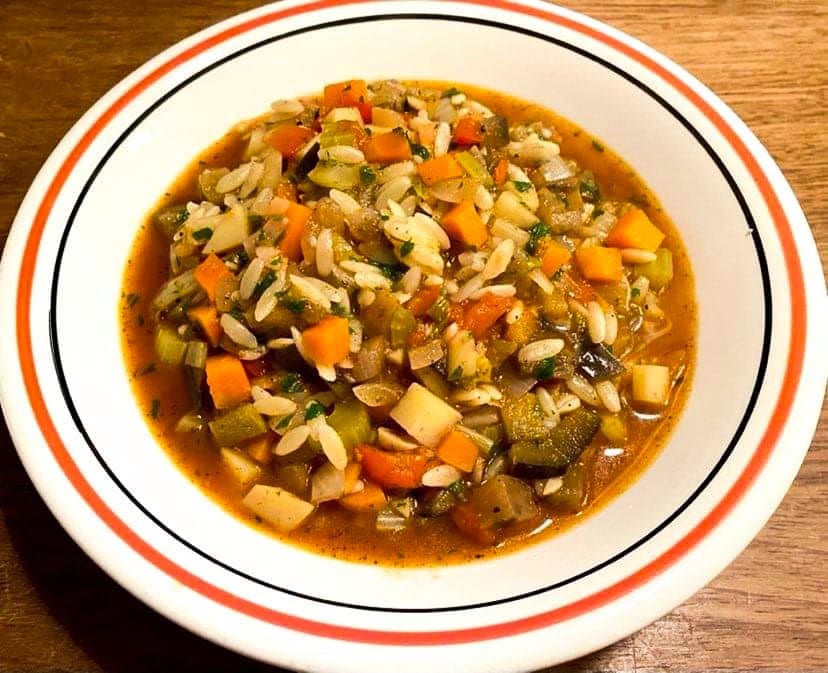 Opskrift: Vegetarisk minestrone med pasta