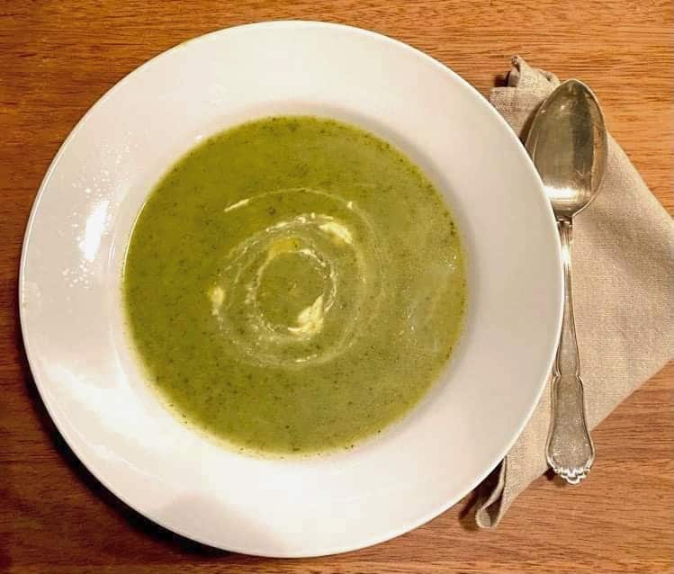 Opskrift: Vegetarisk fennikel/squash-suppe med hvidløgscreme