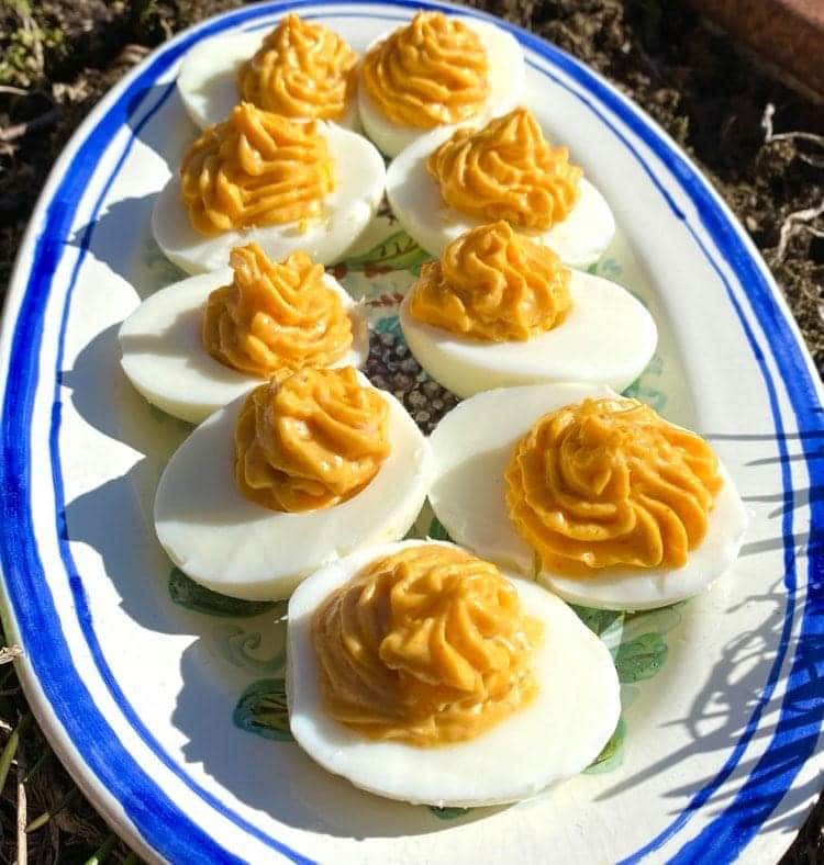 Opskrift: Fyldte æg – Djævleæg – Deviled eggs