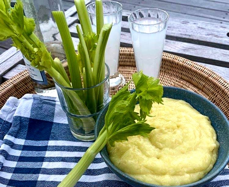 Opskrift: Skordalia – autentisk græsk kartoffel- og hvidløgsdip