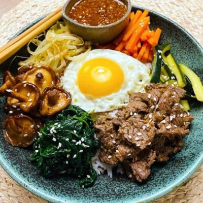 Bibimbap - koreansk ris bowl med kød & grønt